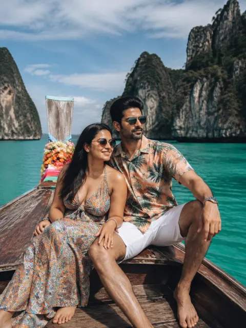 Longtail Boat Romance